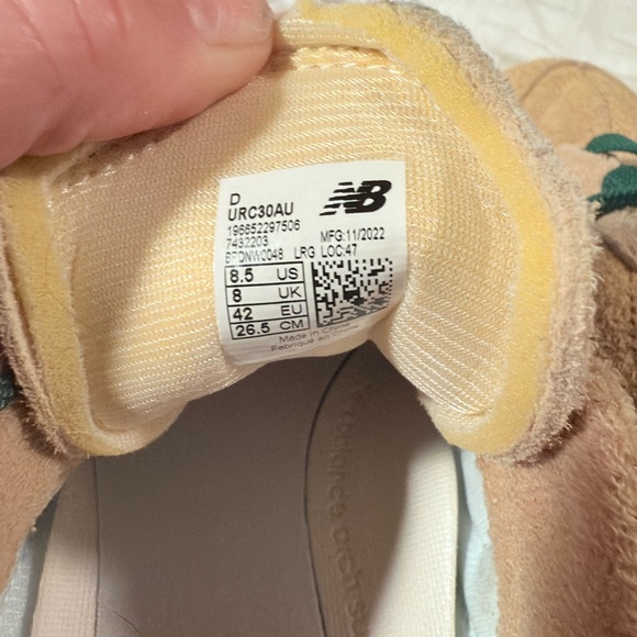 New Balance x AURALEE RC30 Tan Suede Shoes Green Laces VGC - Picture 2 of 7
